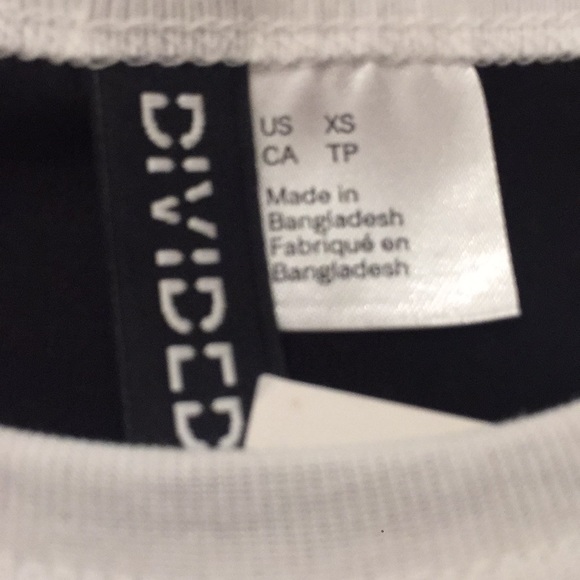 H&M Black tee - Picture 3 of 3